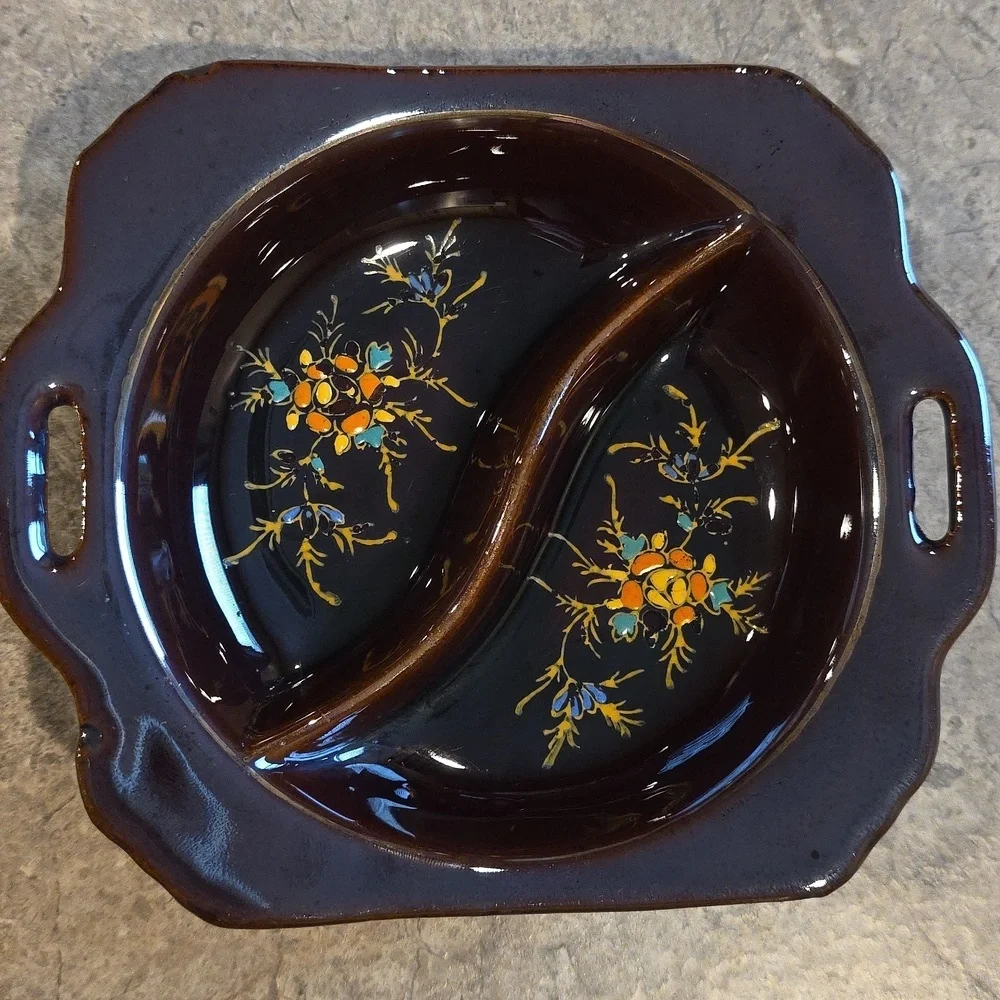 (J30) Vintage Redware Moriage Ceramic Divided Dish
